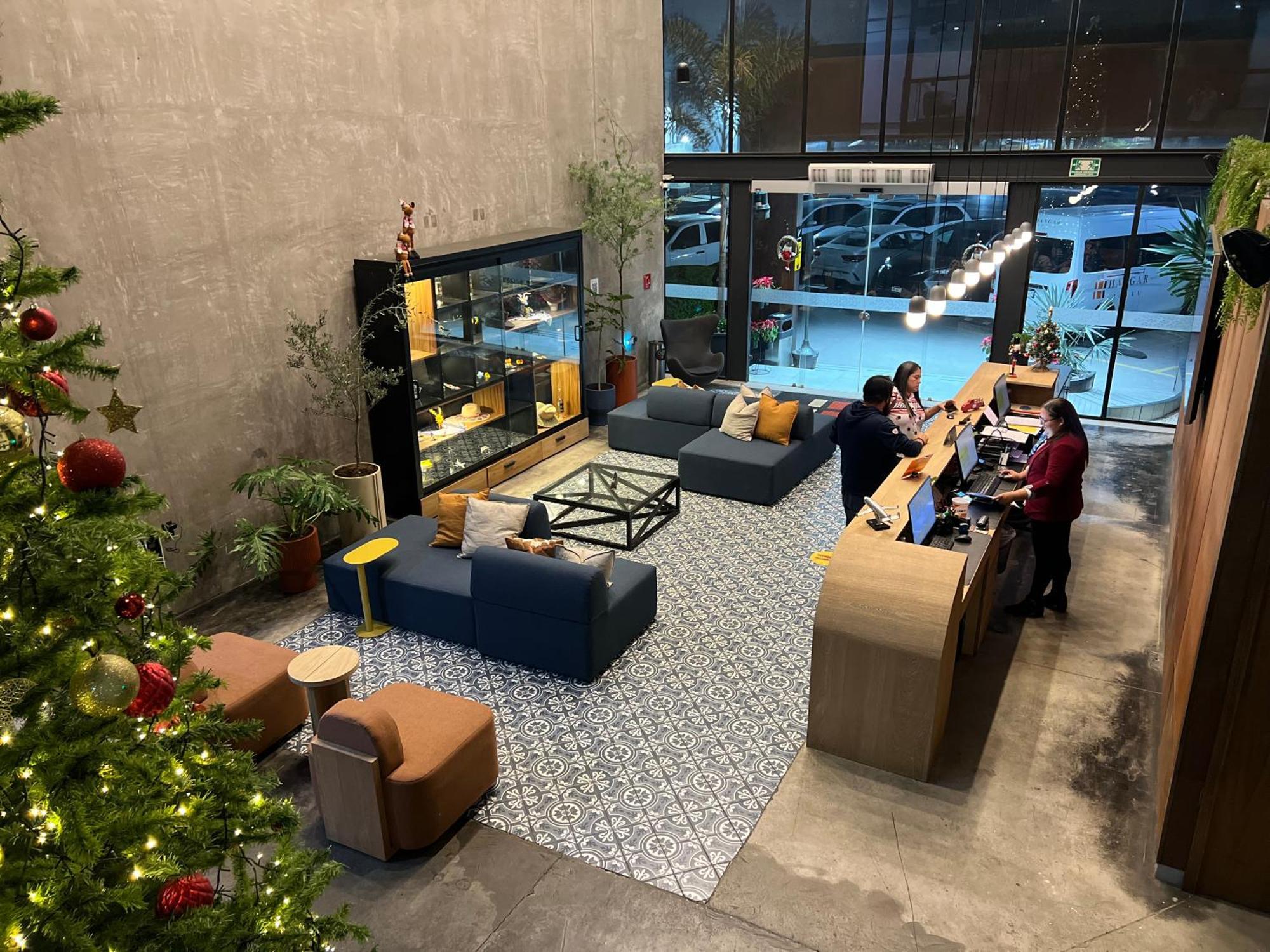 Hangar Select Aeropuerto Guadalajara Las Pintas 外观 照片